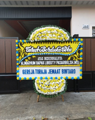 Papan Bunga Duka di Batu Layan